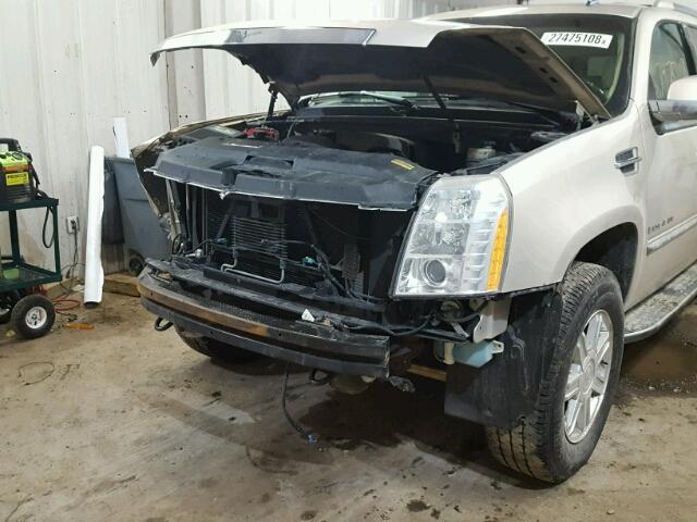 1GYFK63807R281466 - 2007 CADILLAC ESCALADE L CREAM photo 9