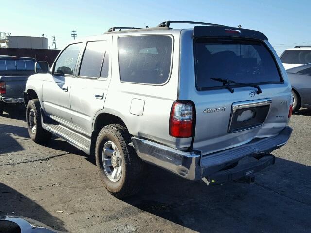 JT3GN86R620252766 - 2002 TOYOTA 4RUNNER SR SILVER photo 3