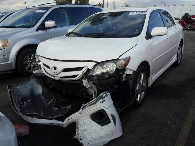 2T1BU4EE1CC758674 - 2012 TOYOTA COROLLA BA WHITE photo 2