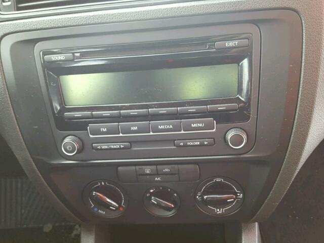 3VW2K7AJ5FM349239 - 2015 VOLKSWAGEN JETTA BASE შავი ფოტო 9