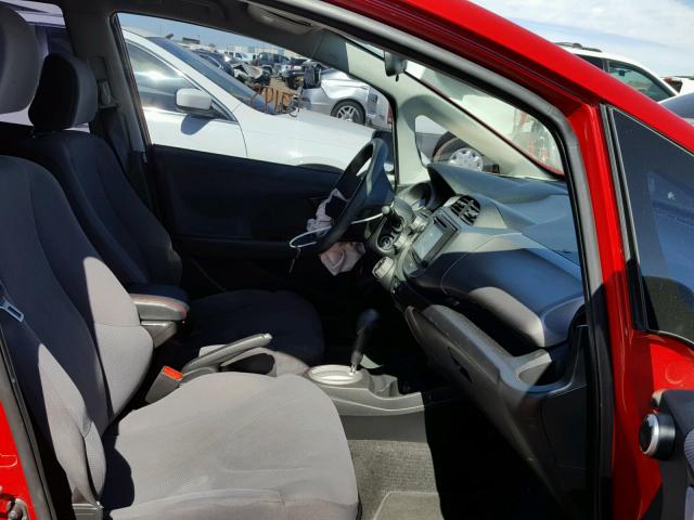 JHMGE88239C006275 - 2009 HONDA FIT RED photo 5