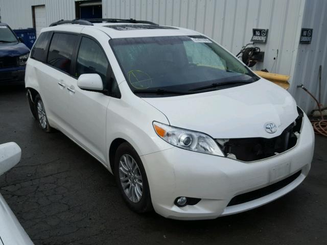 5TDYK3DC1FS604455 - 2015 TOYOTA SIENNA XLE WHITE photo 1