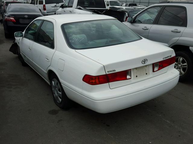 4T1BG22K11U823217 - 2001 TOYOTA CAMRY CE WHITE photo 3