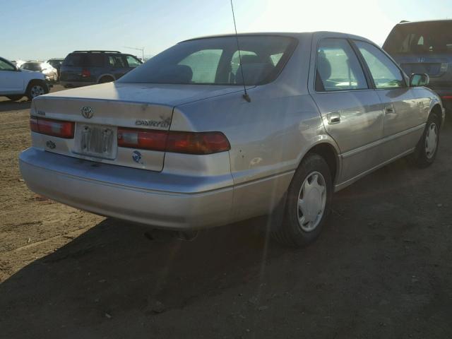 4T1BG22KXWU841657 - 1998 TOYOTA CAMRY CE TAN photo 4