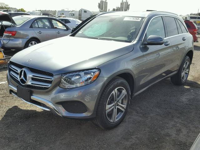 WDC0G4JB1JV033638 - 2018 MERCEDES-BENZ GLC 300 GRAY photo 2