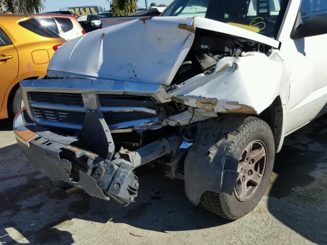 1D7HE42K55S297942 - 2005 DODGE DAKOTA SLT WHITE photo 9