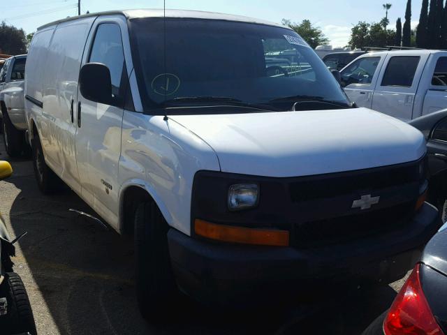 1GCGG25V851257127 - 2005 CHEVROLET EXPRESS G2 WHITE photo 1