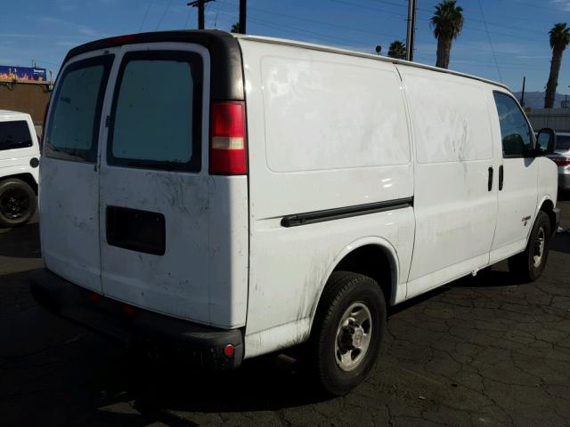 1GCGG25V851257127 - 2005 CHEVROLET EXPRESS G2 WHITE photo 4