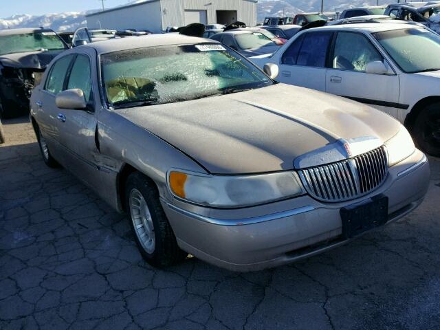 1LNFM81W8WY638132 - 1998 LINCOLN TOWN CAR E TAN photo 1