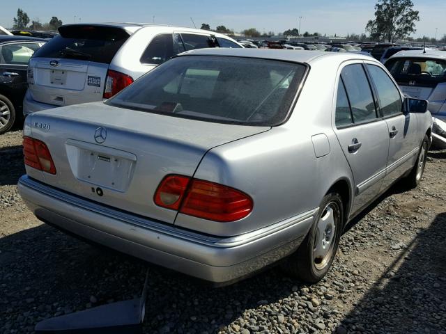 WDBJF72F6VA479411 - 1997 MERCEDES-BENZ E 420 SILVER photo 4