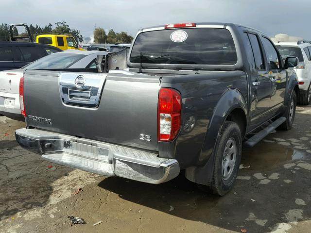 1N6AD07U58C411256 - 2008 NISSAN FRONTIER C GRAY photo 4