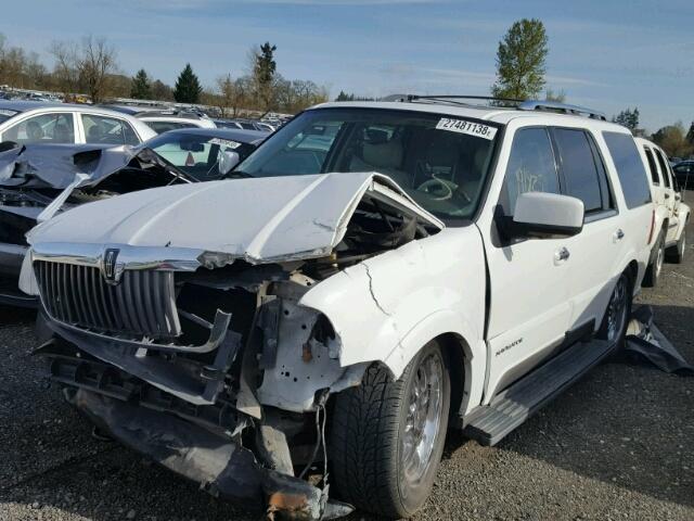 5LMFU28R54LJ33962 - 2004 LINCOLN NAVIGATOR 白色 照片 2