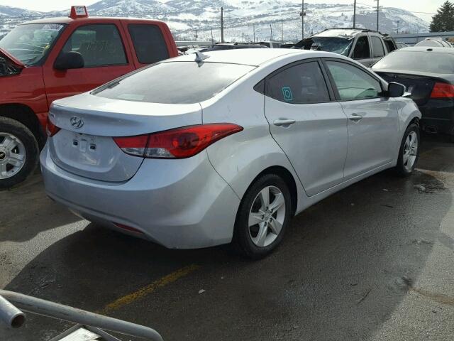 KMHDH4AE4DU565339 - 2013 HYUNDAI ELANTRA GL SILVER photo 4