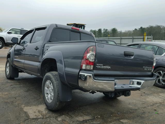 5TFJU4GN4FX089041 - 2015 TOYOTA TACOMA DOU GRAY photo 3