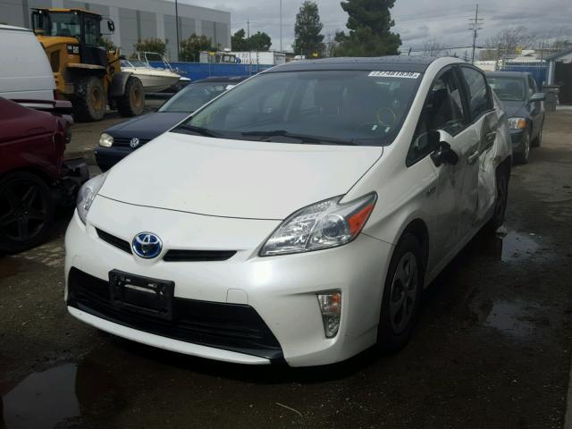 JTDKN3DU5D5679412 - 2013 TOYOTA PRIUS WHITE photo 2