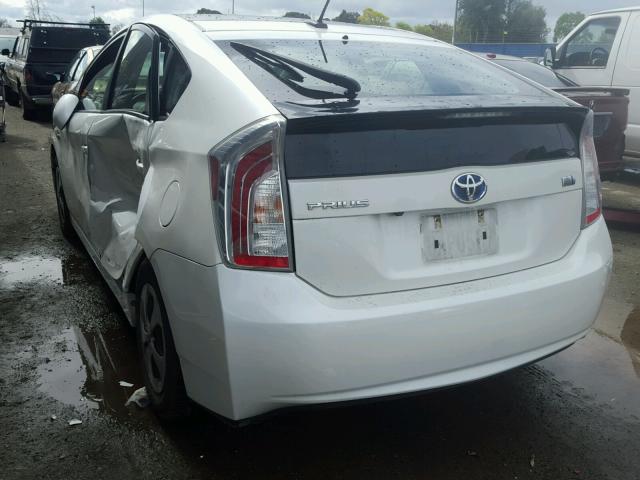 JTDKN3DU5D5679412 - 2013 TOYOTA PRIUS WHITE photo 3