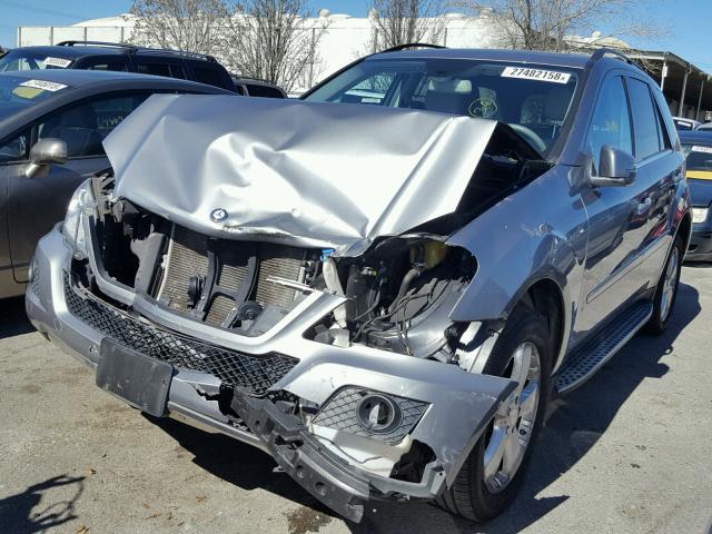 4JGBB8GB9BA746187 - 2011 MERCEDES-BENZ ML 350 4MA SILVER photo 2