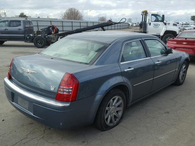 2C3JA63H55H693810 - 2005 CHRYSLER 300C BLUE photo 4