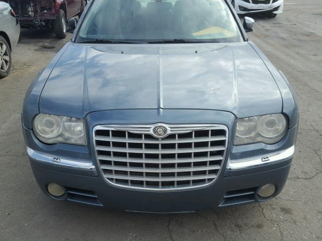 2C3JA63H55H693810 - 2005 CHRYSLER 300C BLUE photo 9