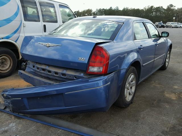 2C3KA53G77H795344 - 2007 CHRYSLER 300 TOURIN BLUE photo 4