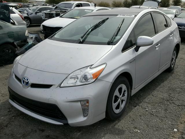 JTDKN3DU3D1633942 - 2013 TOYOTA PRIUS SILVER photo 2