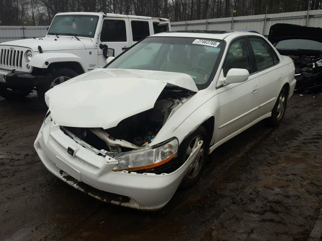 1HGCG5666YA140370 - 2000 HONDA ACCORD EX WHITE photo 2