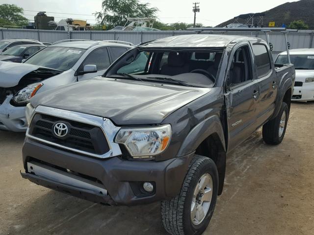 3TMLU4ENXDM131260 - 2013 TOYOTA TACOMA DOU GRAY photo 2