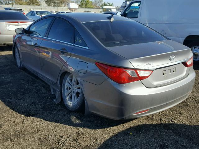 5NPEB4AC7BH280697 - 2011 HYUNDAI SONATA GLS GRAY photo 3