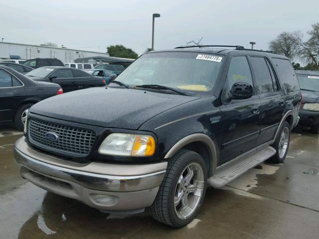 1FMRU17L6YLC27085 - 2000 FORD EXPEDITION BLACK photo 2