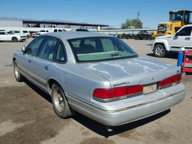 2FALP74W0VX177436 - 1997 FORD CROWN VICT SILVER photo 3