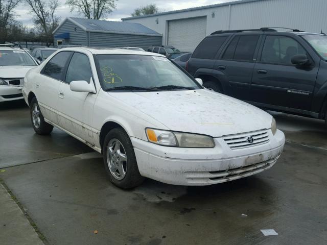 JT2BF22K1W0113104 - 1998 TOYOTA CAMRY CE WHITE photo 1