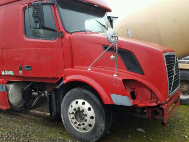 4V4NC9TG64N349543 - 2004 VOLVO VN VNL RED photo 9