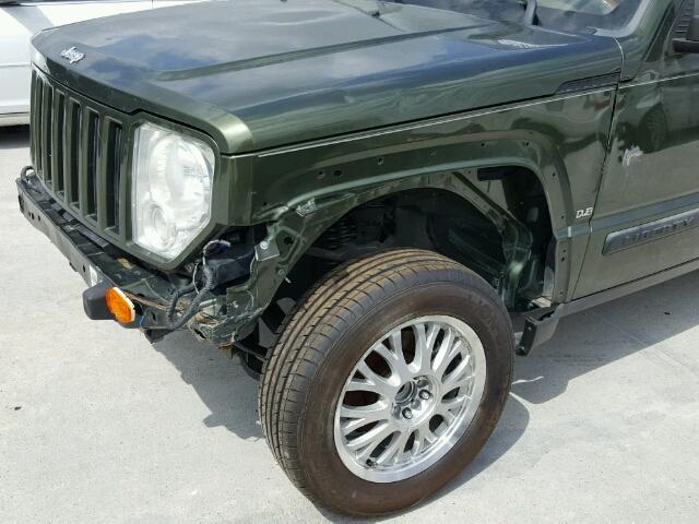 1J8GP28K28W284924 - 2008 JEEP LIBERTY SP GREEN photo 9