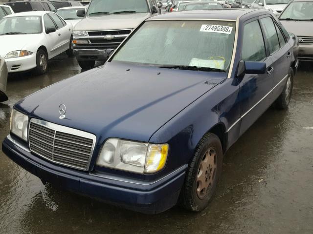 WDBEA32E9SC174856 - 1995 MERCEDES-BENZ E 320 BASE BLUE photo 2