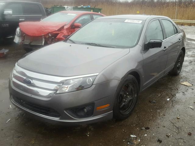 3FAHP0HAXAR147607 - 2010 FORD FUSION SE GRAY photo 2