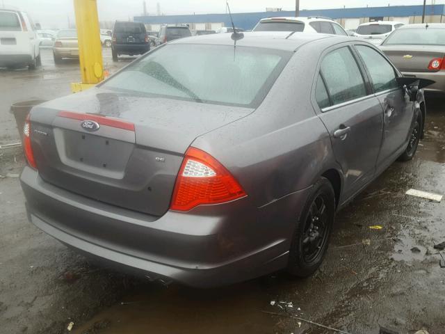 3FAHP0HAXAR147607 - 2010 FORD FUSION SE GRAY photo 4