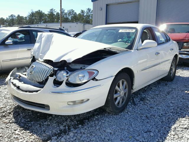 2G4WD582081373651 - 2008 BUICK LACROSSE C WHITE photo 2