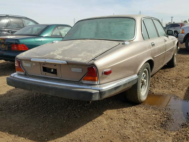 SAJAY1341EC373637 - 1984 JAGUAR XJ6 VANDEN GOLD photo 4