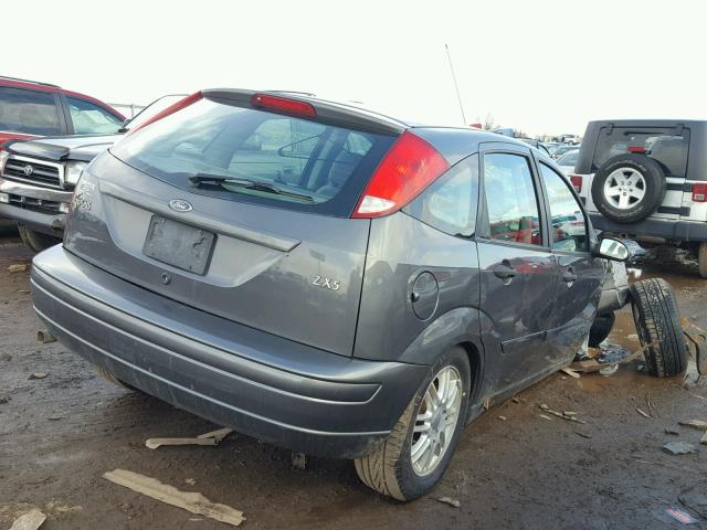 3FAFP37343R125231 - 2003 FORD FOCUS ZX5 GRAY photo 4