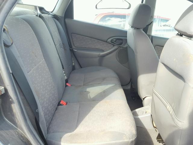 3FAFP37343R125231 - 2003 FORD FOCUS ZX5 GRAY photo 6