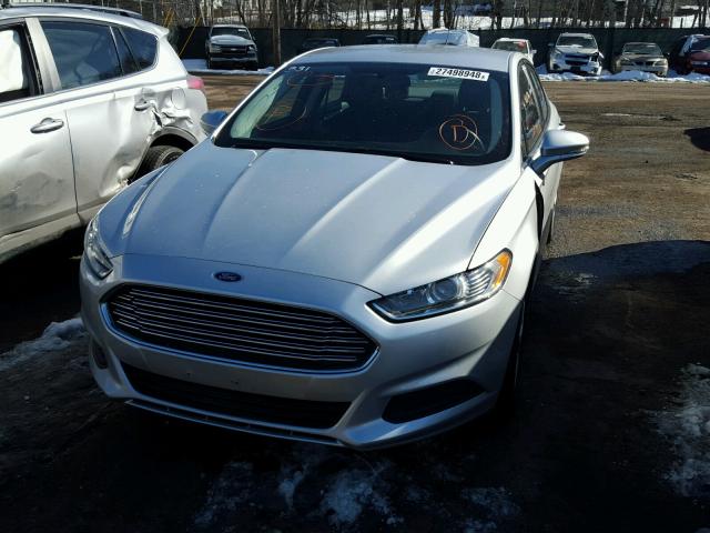 3FA6P0H77GR390473 - 2016 FORD FUSION SE SILVER photo 2