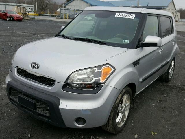 KNDJT2A2XB7708063 - 2011 KIA SOUL + GRAY photo 2