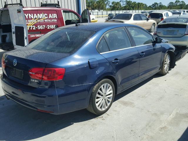 3VWLZ7AJ3BM101100 - 2011 VOLKSWAGEN JETTA SEL BLUE photo 4