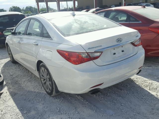 5NPEC4AB6CH354925 - 2012 HYUNDAI SONATA SE WHITE photo 3