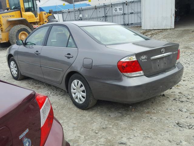 4T1BE32K75U631334 - 2005 TOYOTA CAMRY LE GRAY photo 3