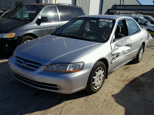 1HGCG66562A039897 - 2002 HONDA ACCORD LX SILVER photo 2