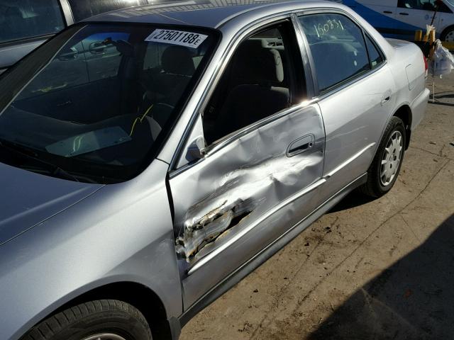 1HGCG66562A039897 - 2002 HONDA ACCORD LX SILVER photo 9