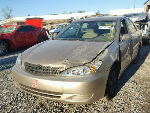 4T1BE32K42U595825 - 2002 TOYOTA CAMRY LE GOLD photo 2