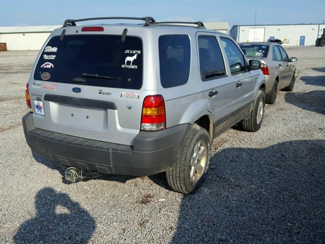 1FMYU93115KB61495 - 2005 FORD ESCAPE XLT SILVER photo 4