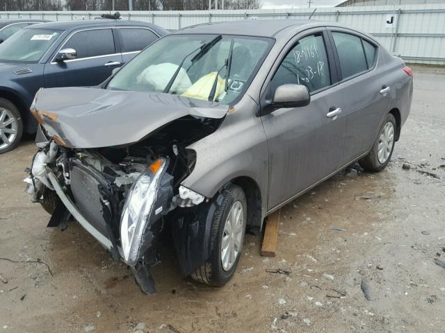 3N1CN7AP0EK450687 - 2014 NISSAN VERSA S GRAY photo 2